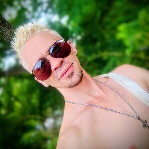 Meet your Posher, James